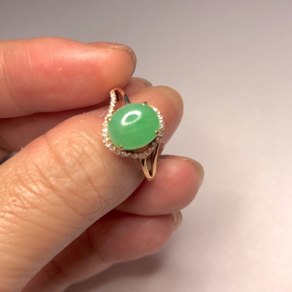 Grade A Untreated Apple Green Burma Jadeite w/ Diamond 18k YG Ring - Picture 8 of 8